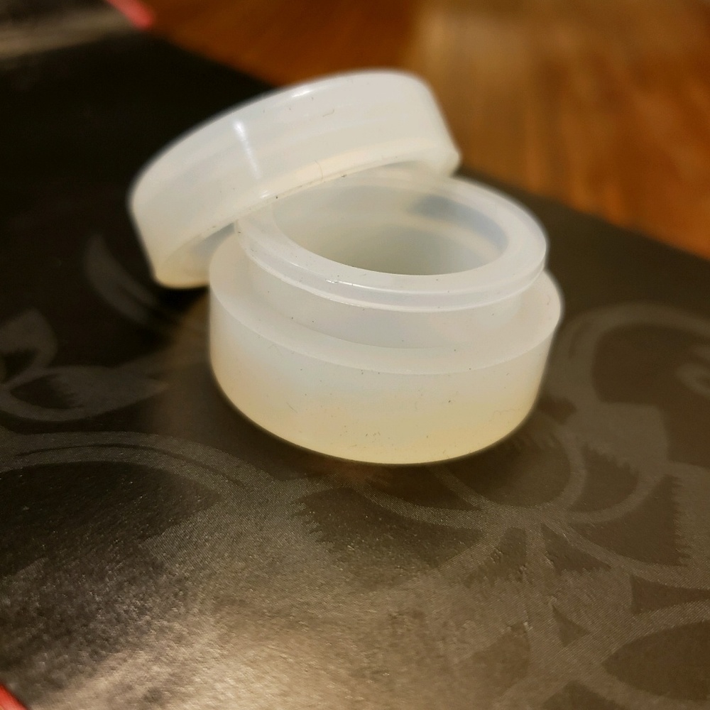 Silicone nonstick Cosmetic container